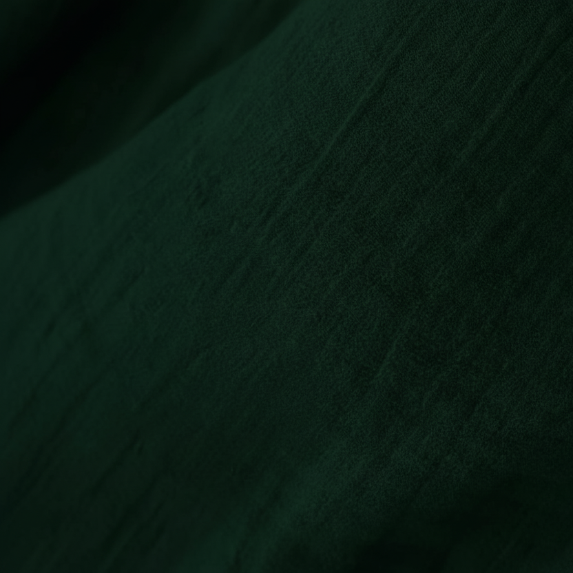 Serviette double gaze de coton unie brodée vert sapin - Atelier deux points